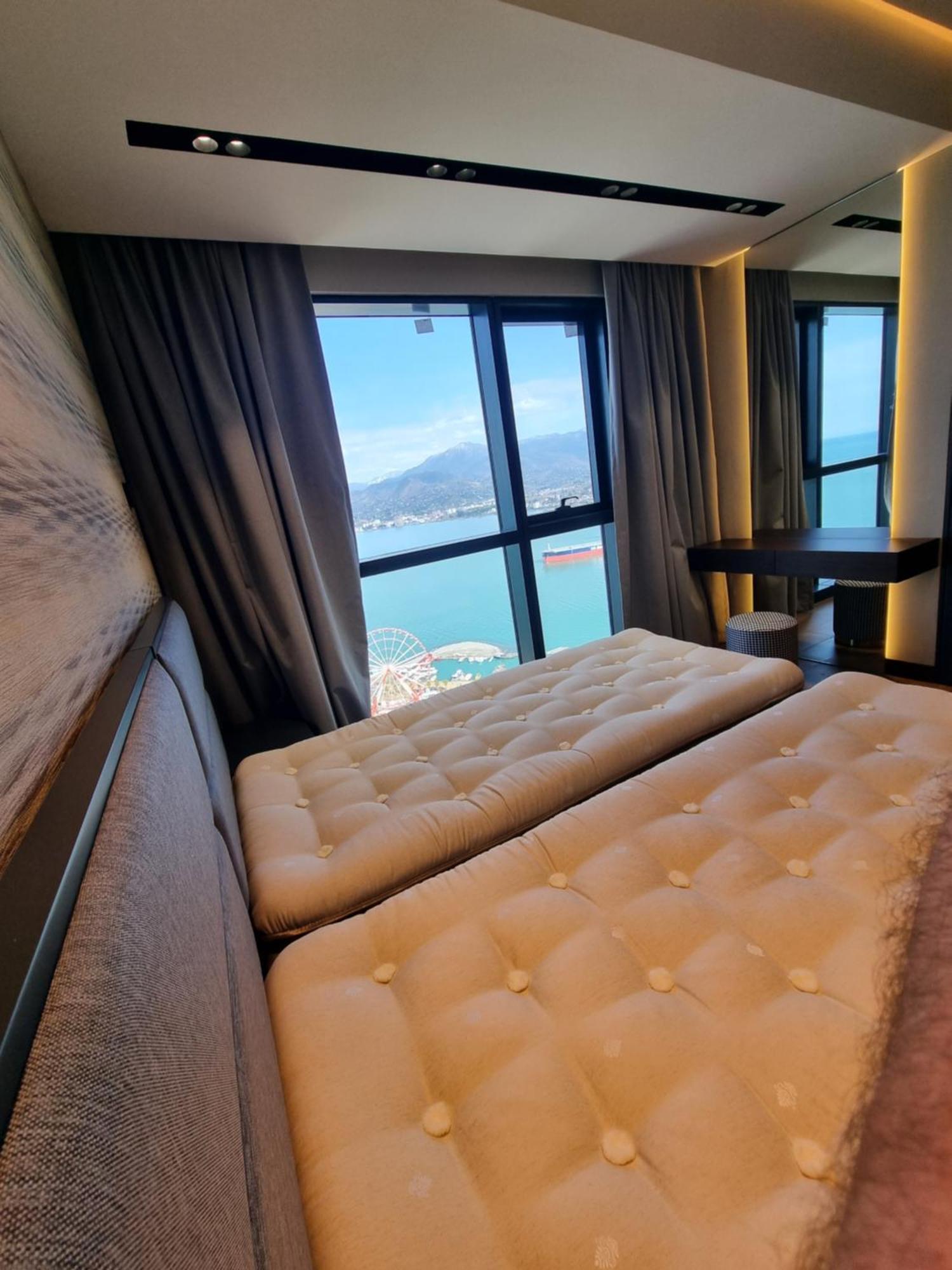 Premium Apartment In Porta Batumi Tower Exteriör bild
